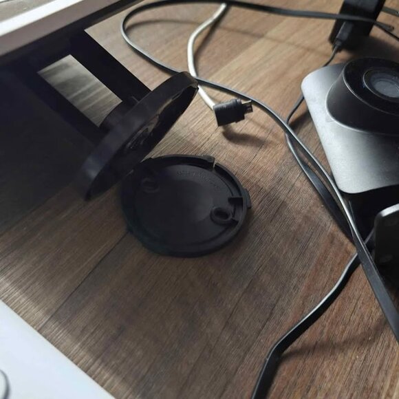 Full Simplisafe home security system - Picture 4 of 5